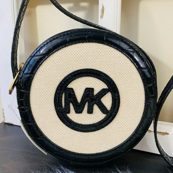 Michael Kors Aidy Small Canteen Crossbody XBody - Picture 2 of 14